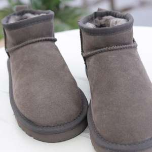 2025 gros hiver extérieur UGGS fourrure anti-dérapant <span class=keywords><strong>fille</strong></span> chaud fourrure courte neige planche bottes femmes soutien personnalisation - Product Image 2