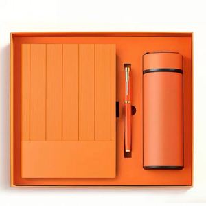 Coffrets Cadeaux d'Entreprise de Luxe Personnalisés avec Logo - Carnet en Cuir, Stylo, Bouteille et Boîte Cadeau - Ensemble Vert pour Bureau Professionnel - Product Image 5