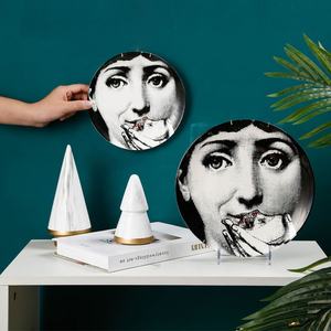 Assiette décorative de style nordique à vendre, assiette suspendue, 8 pouces, assiette en céramique vintage européenne - Product Image 1