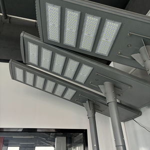 Lampione Solare da Esterno Serie 7 WON-702-6 600W a Bassa Manutenzione per Campus - Impermeabile - Product Image 1