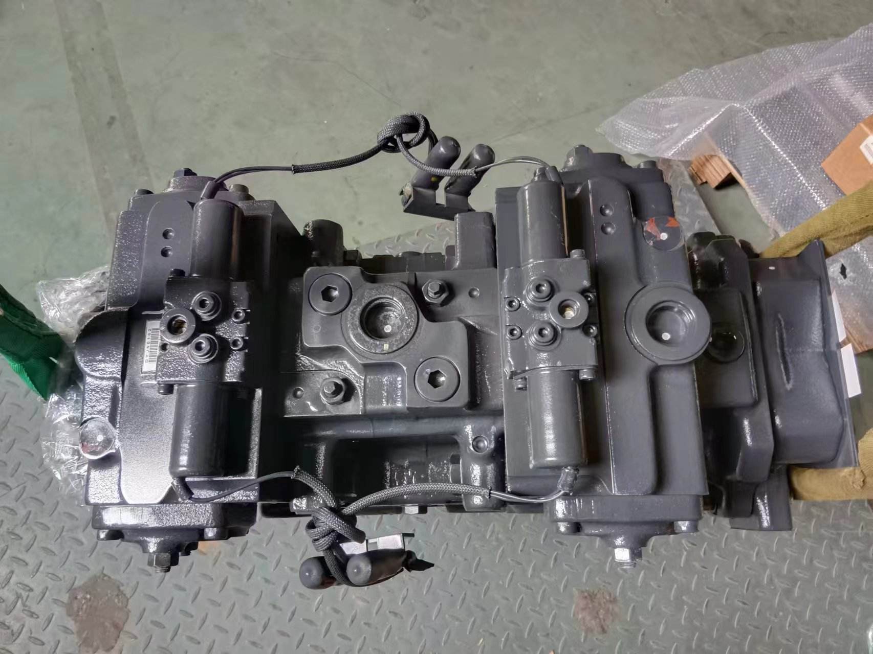 Clamp 6217-71-6640 for Bulldozers – Reliable Machinery Parts with