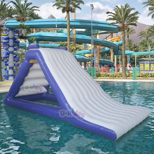 Toboggan aquatique gonflable en PVC populaire pour l'été, pour utilisation en parc aquatique, bleu et blanc, certifié CE, capacité supérieure à 500 kg - Product Image 1