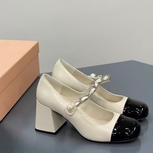 Zapatos Mary Jane MIU originales de estilo clásico en blanco y negro con diseño de una sola tira y tacón alto para mujer - Product Image 6