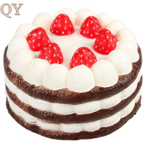QY PU เค้กสตรอเบอร์รี่ที่เพิ่มขึ้นช้าของเล่นนุ่มบีบบรรเทาความเครียดของเล่นน่ารักจำลองอาหารของขวัญขายส่ง - Product Image 4