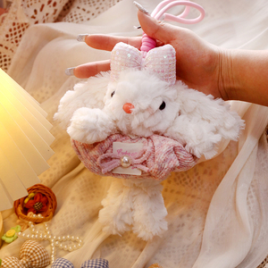 Suave lindo conejo de peluche Pom llavero conejito bufanda sombrero y Oreja gota colgante de la colección Scrapyard - Product Image 2