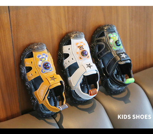 Sandales LED pour enfants, chaussures de plage d'été, sandales LED pour enfants pieds nus, sandales lumineuses pour enfants, sandales lumineuses pour garçons - Product Image 3