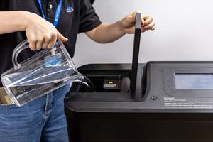 VU VU-COT01-V2-1 Fußmassagegerät mit LCD-Display und Wasserzirkulation zur Muskelregeneration und Schmerzprävention, Steckerbetrieb für den Heimgebrauch - Product Image 4