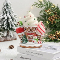 Mini maison de Noël en résine en gros, artisanat de Noël, maisonnette de bonbons et de glaces, décoration de festival pour intérieur, fenêtre et bureau