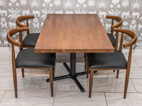 Ensemble table et chaises de restaurant commercial, table à manger carrée en bois avec chaises rembourrées en cuir PU pour mobilier de café et d'hôtel