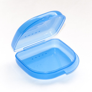 Boîte de rangement en plastique pour prothèses dentaires HUIYA, petite à moyenne taille, pour le soin des prothèses. - Product Image 1