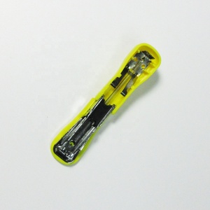 Bán Buôn Khuyến Mại Nhựa Số 10 <span class=keywords><strong>Staples</strong></span> <span class=keywords><strong>Mini</strong></span> Trẻ Em Của Stapler Với Staple Remover - Product Image 6
