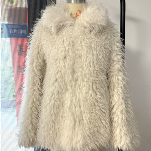 Manteau en polyester pour femme, élégant, chaud, d'hiver, tendance, décontracté, coupe-vent, en fausse fourrure moelleuse - Product Image 3