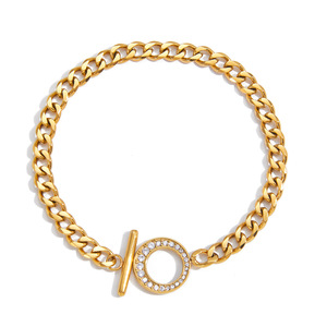 Pulsera de cadena de acero inoxidable con baño de oro de 18K y cristales engastados con cierre de barra en T para mujer. - Product Image 5