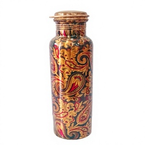 Botella de Agua de Cobre Puro con Estampado Floral Paisley, Vajilla de Arte Tradicional Indio, Reutilizable, Minimalista para Viajes - Product Image 1
