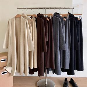 Cárdigan de punto caqui para mujer al por mayor, suéter de cuello alto de color liso, vestido grueso de longitud media hasta la rodilla, conjunto de 3 piezas para invierno - Product Image 6