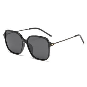 Lunettes de soleil polarisées pour femmes, verres TAC UV400, monture dorée, pour la protection solaire, les voyages, la conduite, style tendance - Product Image 1