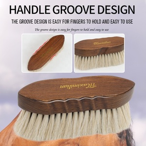 <span class=keywords><strong>Brosse</strong></span> de <span class=keywords><strong>cheval</strong></span> d'équipement de toilettage en bois de crin de <span class=keywords><strong>cheval</strong></span> de logo personnalisé en gros d'usine - Product Image 4