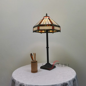 Lampe de bureau européenne simple et rétro Art Color Glass <span class=keywords><strong>Tiffany</strong></span> 12 pouces à bas <span class=keywords><strong>prix</strong></span> pour la personnalisation en gros et les ventes directes - Product Image 5