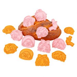 Nouveaux emporte-pièces style chaise de carnaval et dessin animé pour biscuits embossés et argile DIY - Product Image 3