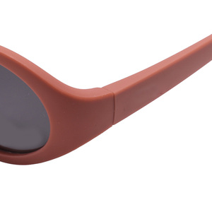 แว่นกันแดดโพลาไรซ์สำหรับเด็กพร้อมกรอบ TPE ที่ยืดหยุ่นได้สำหรับเด็กอายุ 6 เดือนถึง 3 ปี ป้องกันแสงสะท้อน ป้องกันรังสียูวี แว่นตาสำหรับเด็กวัยหัดเดิน - Product Image 6