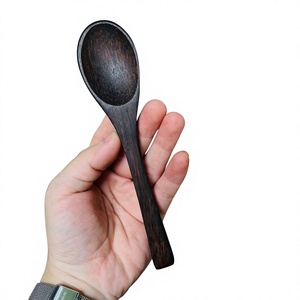 Cuchara de madera de coco de alta calidad de 16 cm de longitud - Color oscuro - 100% coco, segura para el contacto con alimentos - Product Image 1
