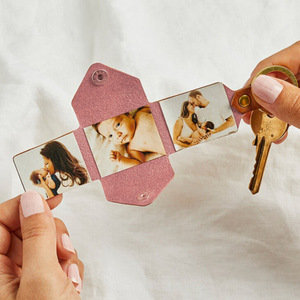 Porte-clés photo pliable en cuir, en stock, personnalisable avec gravure, étui photo vierge en cuir PU - Product Image 1