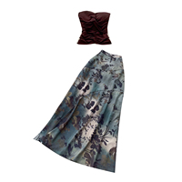 Ensemble deux pièces moulant pour femme, top bustier froncé et jupe midi à imprimé floral, idéal pour les vacances et le quotidien