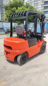 Kostenloser Versand 1,5 Tonnen 3,5 Tonnen 5 Tonnen 6 Tonnen 4 X4 4Wd Diesel Outdoor All Rough Terrain 3-stufiger Mast Offroad Gabelstapler