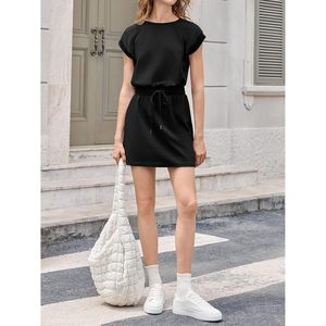 Robe de sport d'été pour femmes, manches courtes, col rond, mini-robe sportive décontractée, robe de tennis active, en polyester tricoté uni - Product Image 5