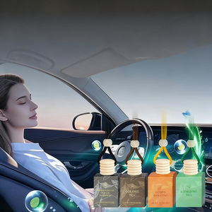 Colgante de Vidrio de Alta Calidad para Coche con Fragancia Floral, Aroma Duradero, Aceite Esencial Natural, Evaporación sin Electricidad - Product Image 1