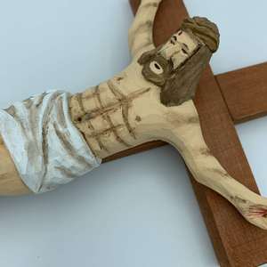 Statuette di Crocifisso in Legno Intagliate a Mano Senza Marca Gesù Felice Articoli Religiosi Artigianato in Legno - Product Image 5