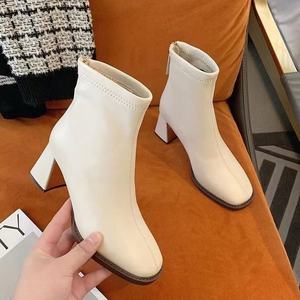 Botas de cáñamo para hombre, de cuero genuino, con cordones, impermeables, estilo inglés vintage, suela de goma cosida a mano Goodyear, para trabajo. - Product Image 1