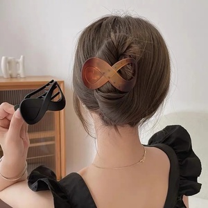 Pinza de pelo de plástico sin costuras, pinza de pico de pato para mujer, pinza de pelo grande para mujer y niña, horquillas simples, herramientas de estilismo, accesorios para el cabello - Product Image 6