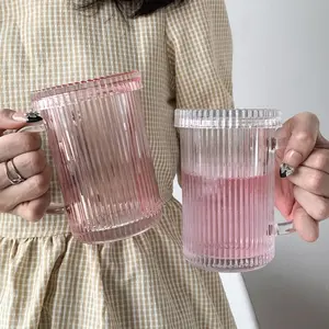 Ins tarzı basit dikey şerit kahve cam kupa kulplu fincan ve kapak latte işareti su bardağı kurşunsuz cam