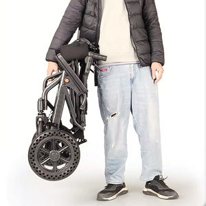 Vente chaude en gros <span class=keywords><strong>fauteuil</strong></span> <span class=keywords><strong>roulant</strong></span> pliable manuel <span class=keywords><strong>ultra</strong></span> <span class=keywords><strong>léger</strong></span> peut être utilisé comme toilette pour les handicapés et les handicapés - Product Image 6