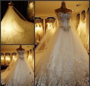 2025 New Design Women White Diamond Wedding Dress Bridal Sweetheart Customized Sleeveless Luxury Beaded Wedding Dress for Lady - Product Image 2