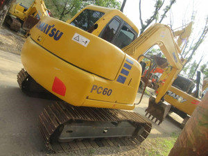 Excavatrice compacte d'occasion Komatsu PC60-7 de 6 tonnes en bon état, prix d'origine japonais pas cher. - Product Image 2