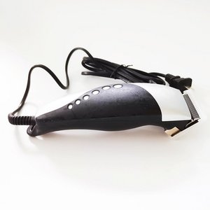 Tagliacapelli e <span class=keywords><strong>Regolabarba</strong></span> Elettrico Professionale OEM/ODM con Lama <span class=keywords><strong>a</strong></span> T e Cavo per Uso Domestico e Alberghiero - Product Image 2