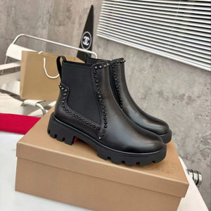 <span class=keywords><strong>Bottines</strong></span> <span class=keywords><strong>Chelsea</strong></span> <span class=keywords><strong>cloutées</strong></span> noires pour femmes semelle rouge Style Edgy Punk bottes courtes en cuir à lacets pour automne hiver semelle intérieure PU - Product Image 1