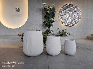 Vase de sol en argile fibreuse sculpté à la main, style nordique moderne européen, luxueux, écologique, durable, léger, avec trou de drainage pour - Product Image 3