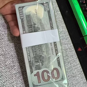 Pistola de <span class=keywords><strong>Dinero</strong></span> en Aerosol al por Mayor con Gráficos de Billetes de Dólares Estadounidenses <span class=keywords><strong>para</strong></span> Ambiente de Fiesta de Bodas y Juego de Lanzamiento en Películas - Product Image 3