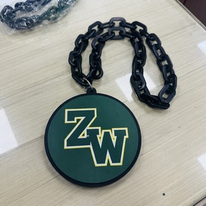 Collar de acrílico colorido personalizado para campeonatos infantiles y juveniles, colgante de espuma EVA 3D multicapa con logo del equipo, cadenas de plástico brillantes para aficionados - Product Image 5