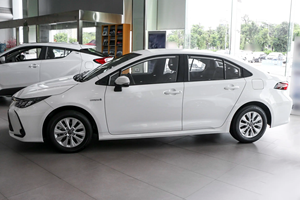 Meilleure Offre Promotionnelle Voiture d'Occasion à Prix Abordable Toyota <span class=keywords><strong>Corolla</strong></span> <span class=keywords><strong>2023</strong></span> Hybride 1.8L E-CVT Berline 4 Portes 5 Places Conduite à Gauche Faible Consommation de Carburant - Product Image 4