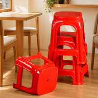 Chaise empilable carrée moderne en PP épaissi avec logo personnalisé pour la maison, les restaurants, les stands de restauration, les extérieurs – Tabouret en plastique