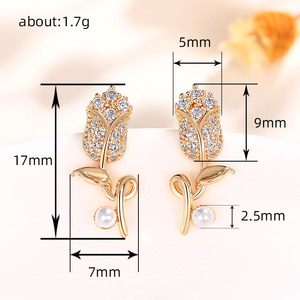 Orecchini a Perno con Fiori di Rosa e Tulipano per Donne, Piccoli Accessori Floreali per Uso Quotidiano alla Moda - Product Image 4