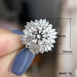 Anello di fidanzamento di lusso con pavé a forma di fiocco di neve per donna, elegante gioiello da dito per feste - Product Image 5