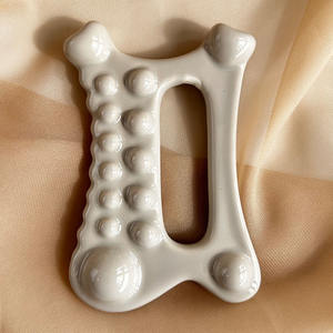 Peine Gua Sha de Cerámica Personalizable, Herramienta Multiusos de Forma Única para Raspado Corporal, Relajación Muscular Facial y Corporal - Product Image 3