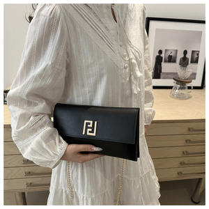 Bolso cuadrado pequeño con cierre de estilo francés para mujer, cadena de lujo para uso diario de hombro con bandolera, fiesta de salida - Product Image 1