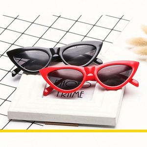 Vente en gros 2021 Lunettes de soleil pour femmes de haute qualité vintage rouge bleu UV400 Cat Eye - Product Image 3