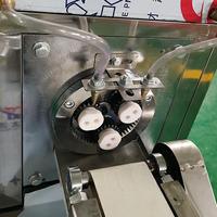 Machine à tordre la pâte automatique pour bâtonnets de pain, extrudeuse de pâte, machine à tordre la pâte